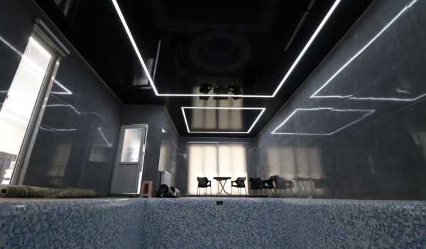 سقف استخر ایینه ای