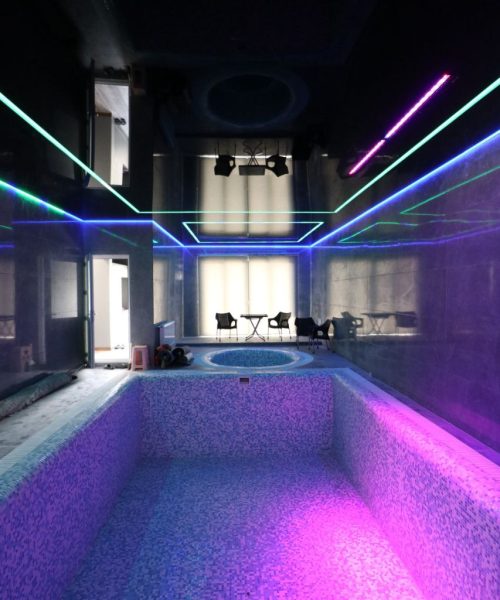 سقف و لاین نوری استخر