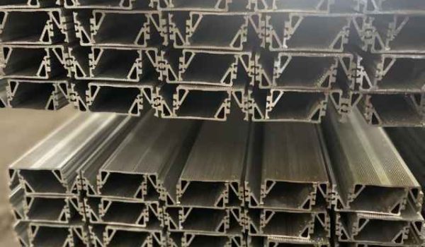 تشخیص پروفیل آلومینیوم اصل سقف کشسان