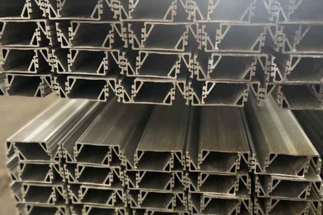 تشخیص پروفیل آلومینیوم اصل سقف کشسان